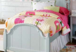 1600x1440px Elegant Sleigh Bed With Patch Work Quilt Picture in Bedroom
