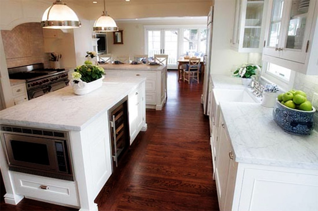 using wooden flooring on a kitchen table