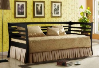 1600x980px Ladder Type Daybed With Pretty Brocade Cover Picture in Bedroom