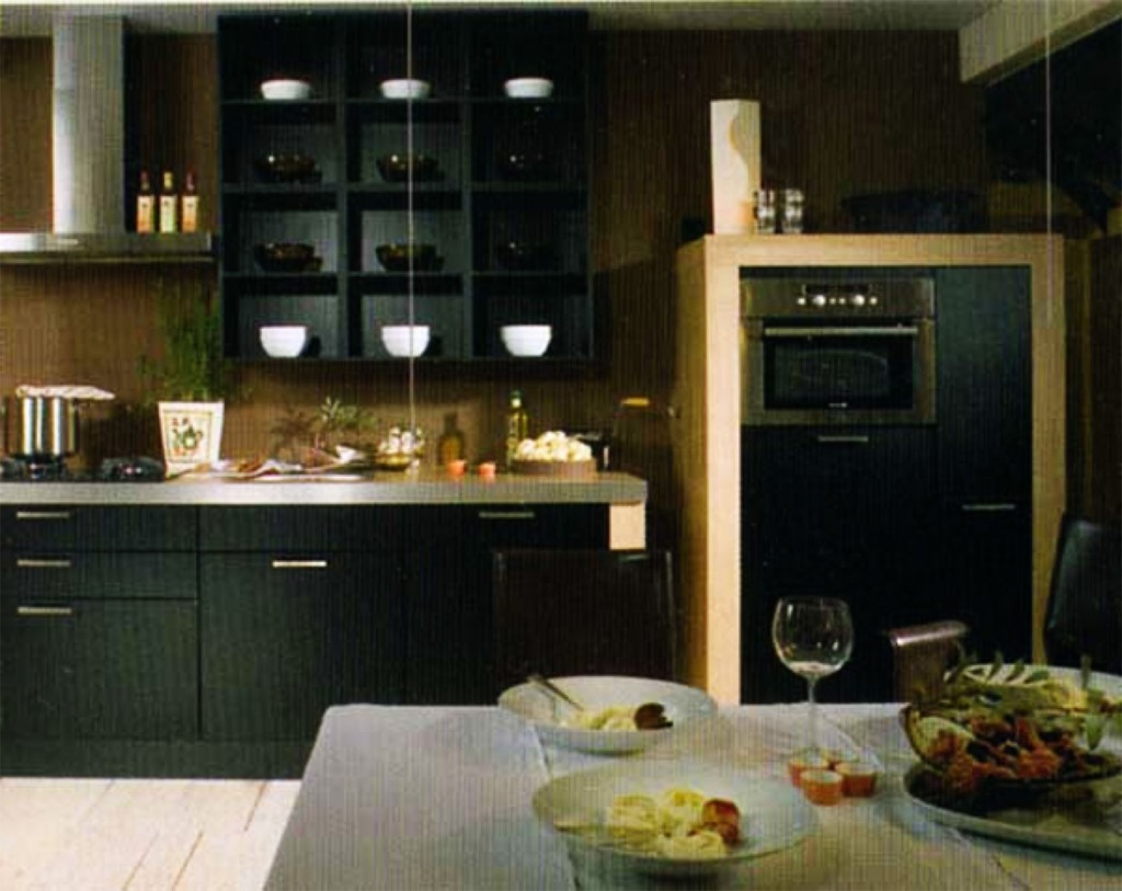 Black Kitchen Cabinets Ideas in Kitchen