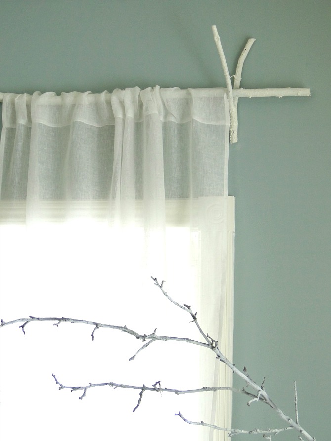 Branch Curtain Rod in Curtain