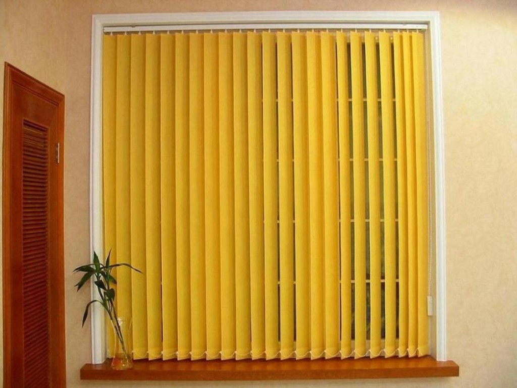 Curtains Over Vertical Blinds in Curtain