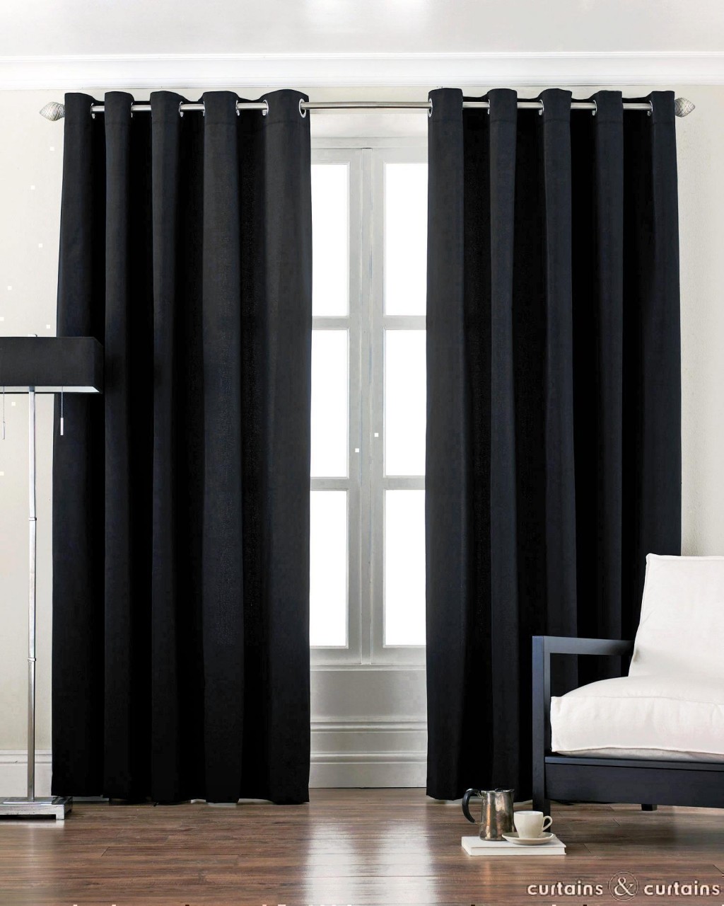 Black Curtain in Curtain
