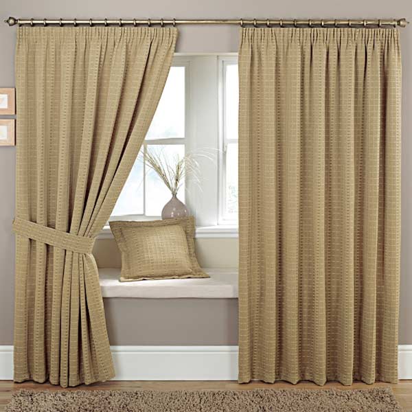 108 Curtains in Curtain