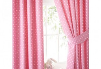 500x500px Girl Curtains Picture in Curtain