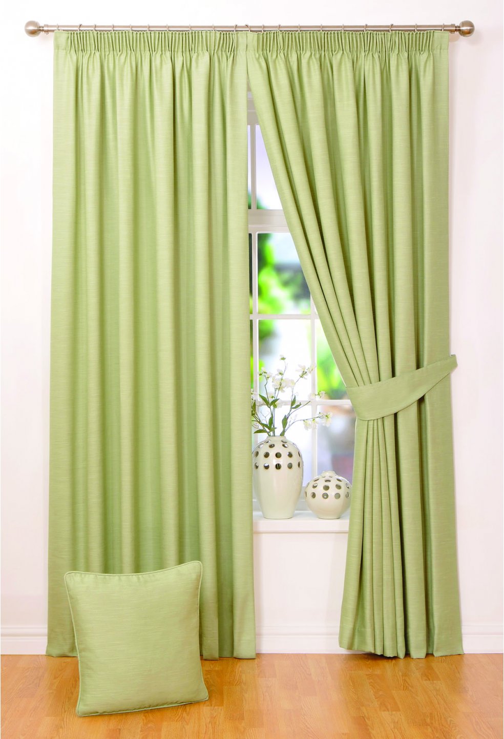 Green Curtain in Curtain