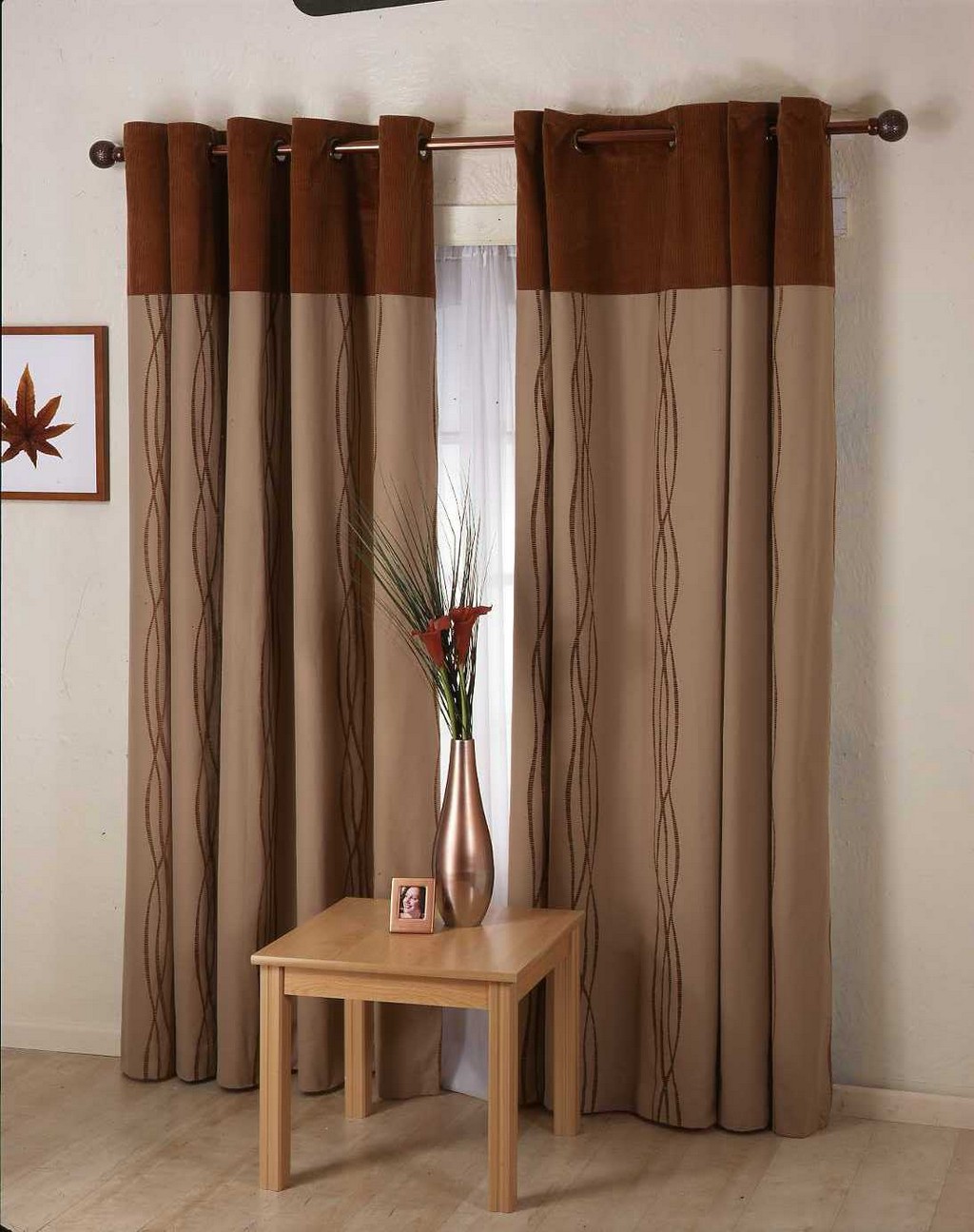 Small Curtains in Curtain