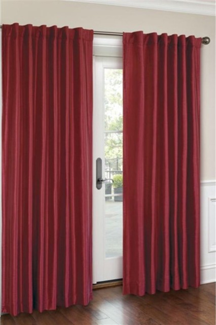 Victoria Classics Curtains in Curtain