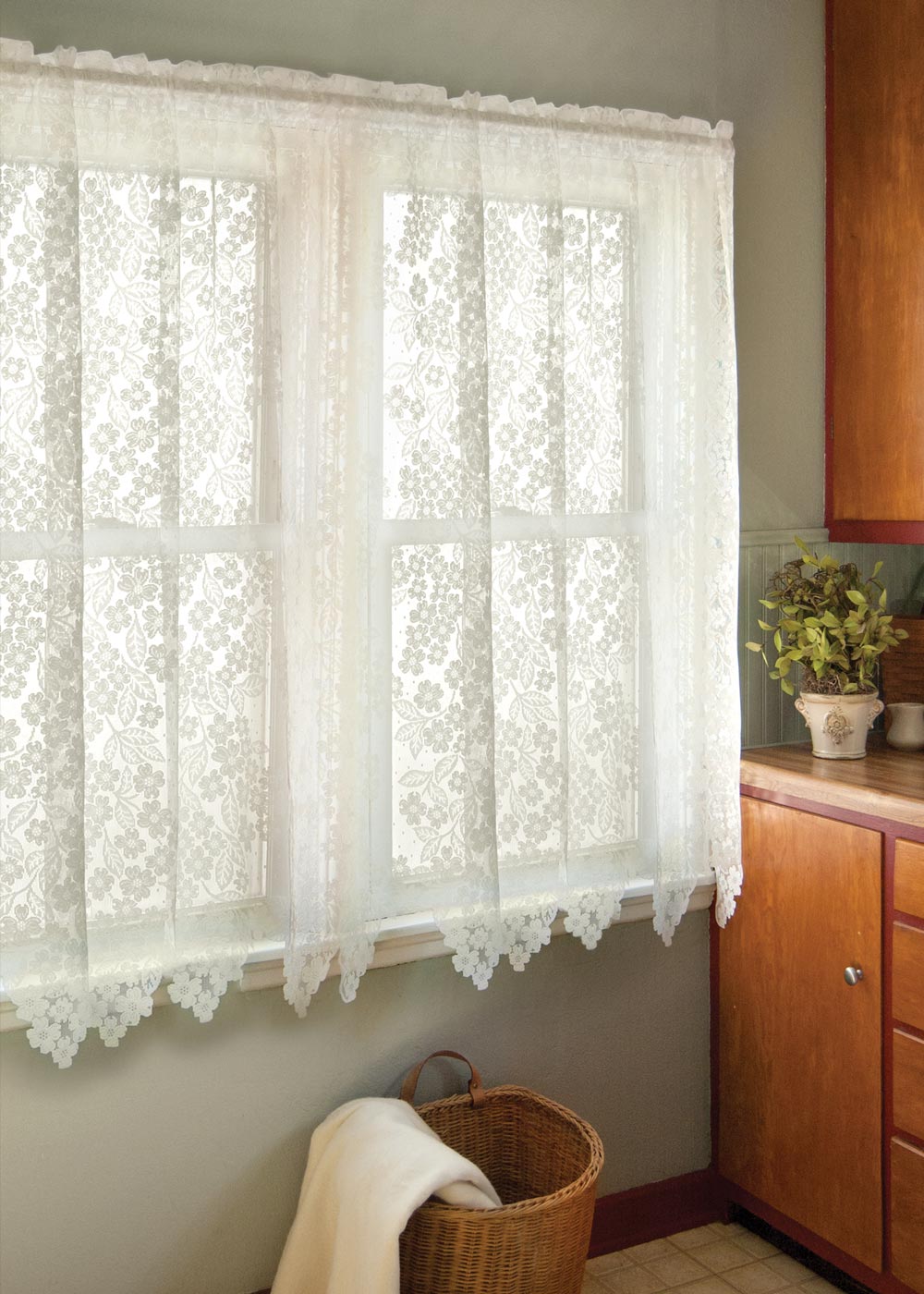 Irish Lace Curtains in Curtain