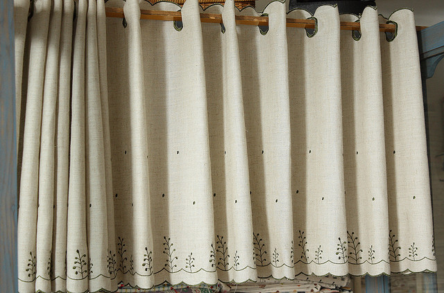 Linen Cafe Curtain in Curtain