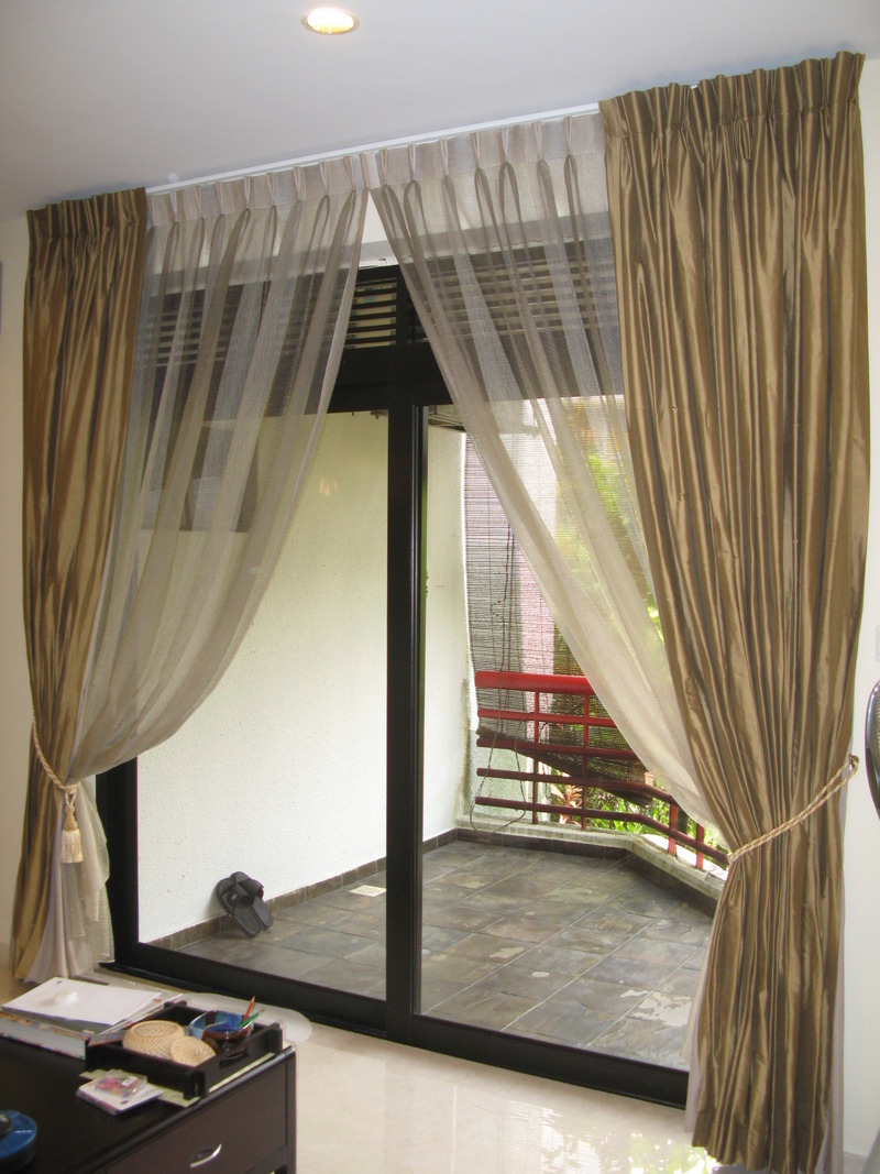 Modern Living Room Curtains in Curtain