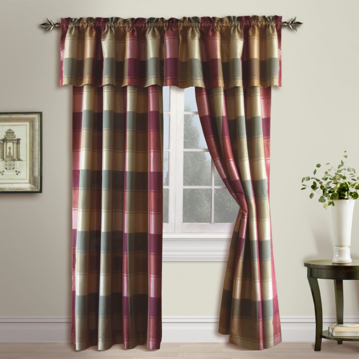 Plaid Kitchen Curtains in Curtain