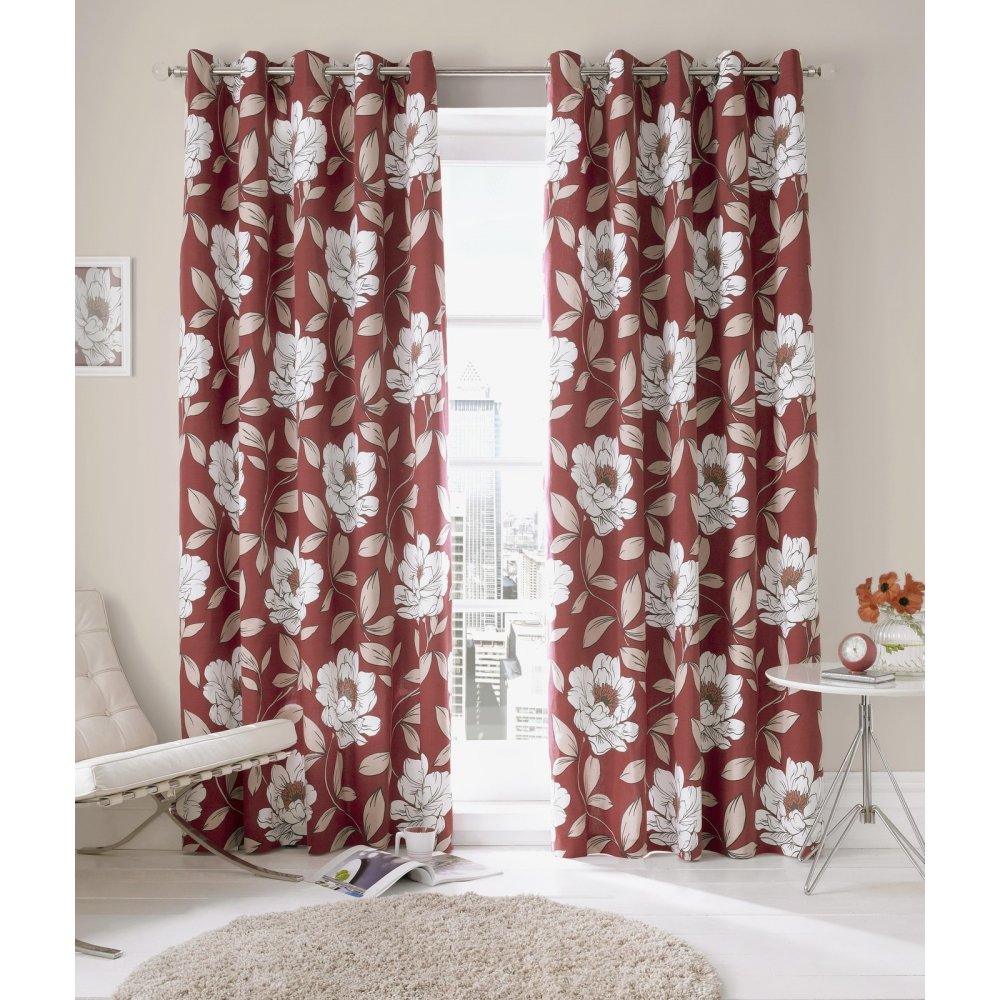Red Floral Curtains in Curtain