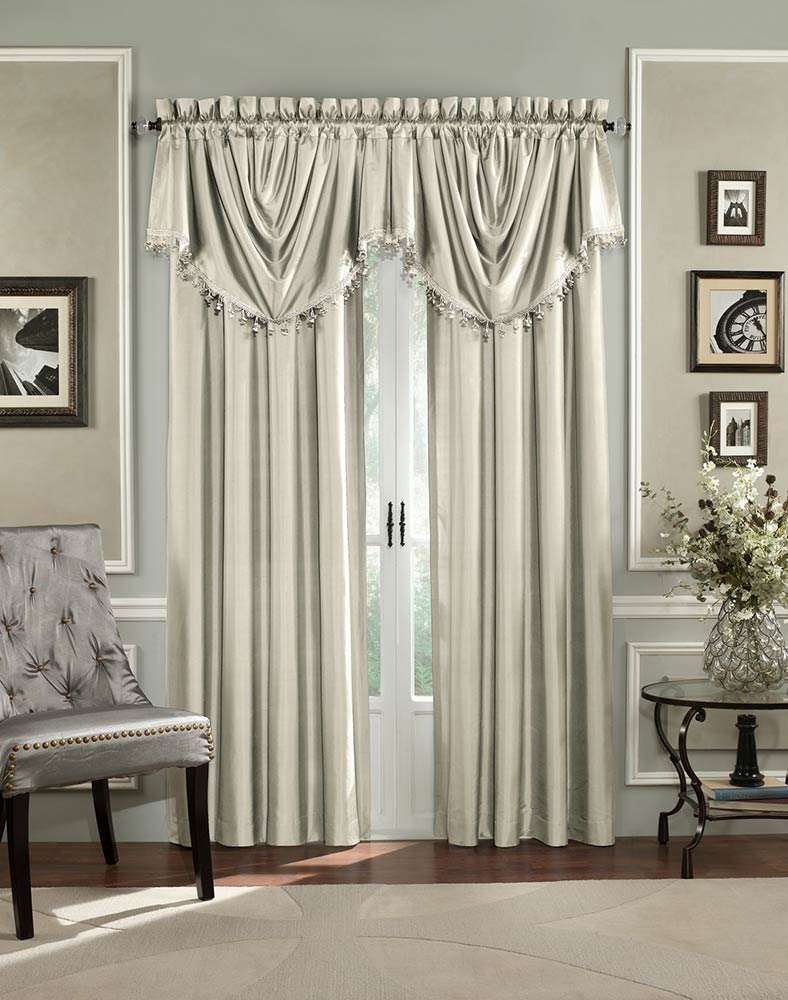 Shower Curtain Valance in Curtain