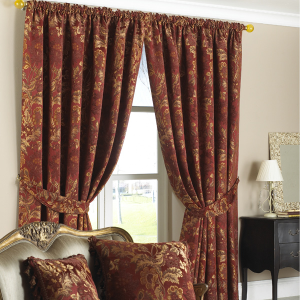 Traditional Curtains in Curtain