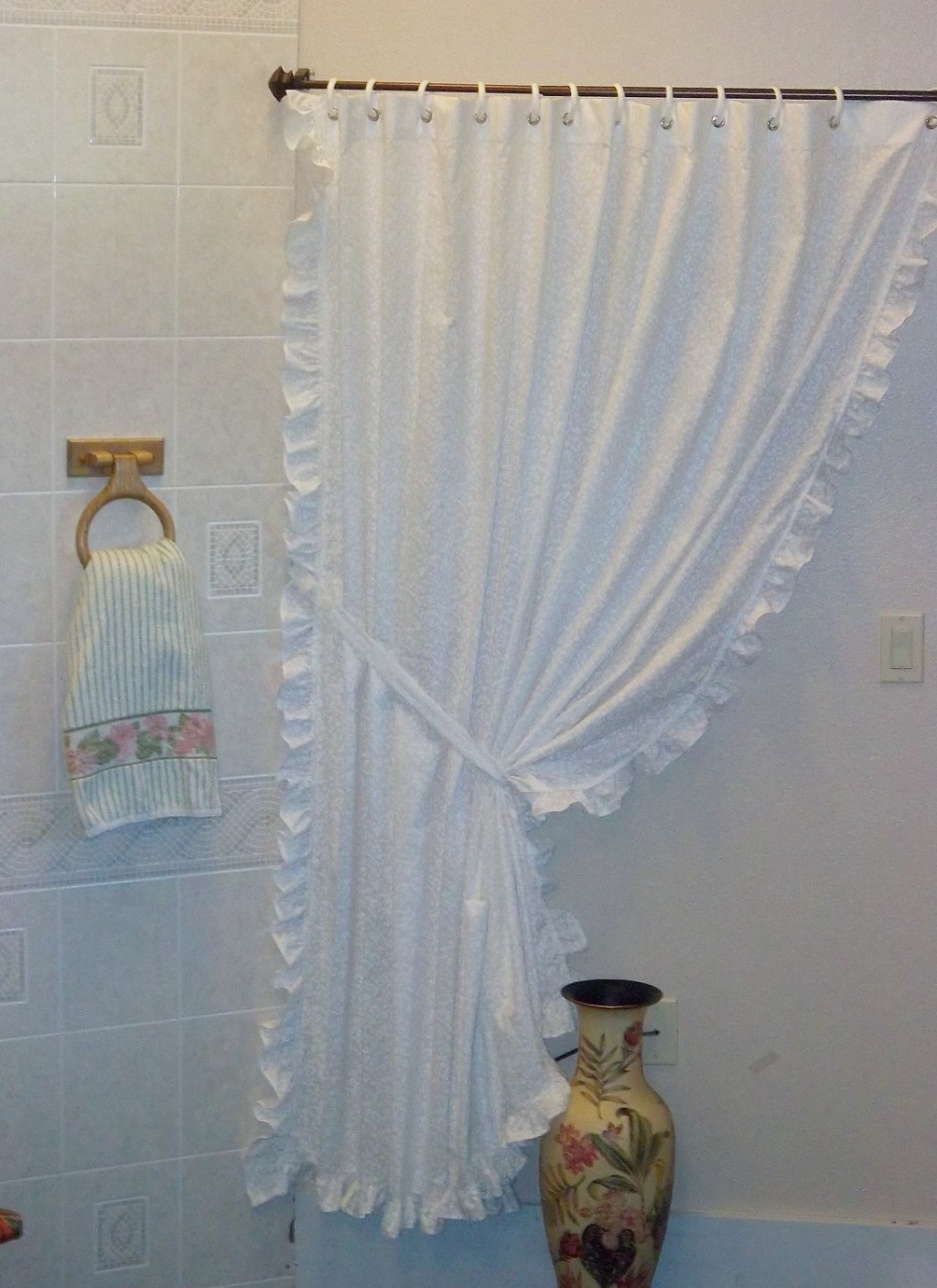 Victorian Shower Curtains in Curtain