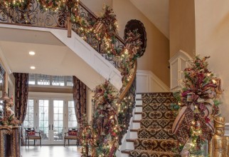 550x734px Christmas Staircase Ideas Picture in Interior Design