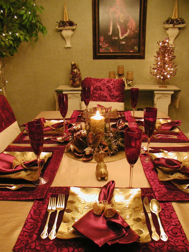 Christmas Table Settings in Table