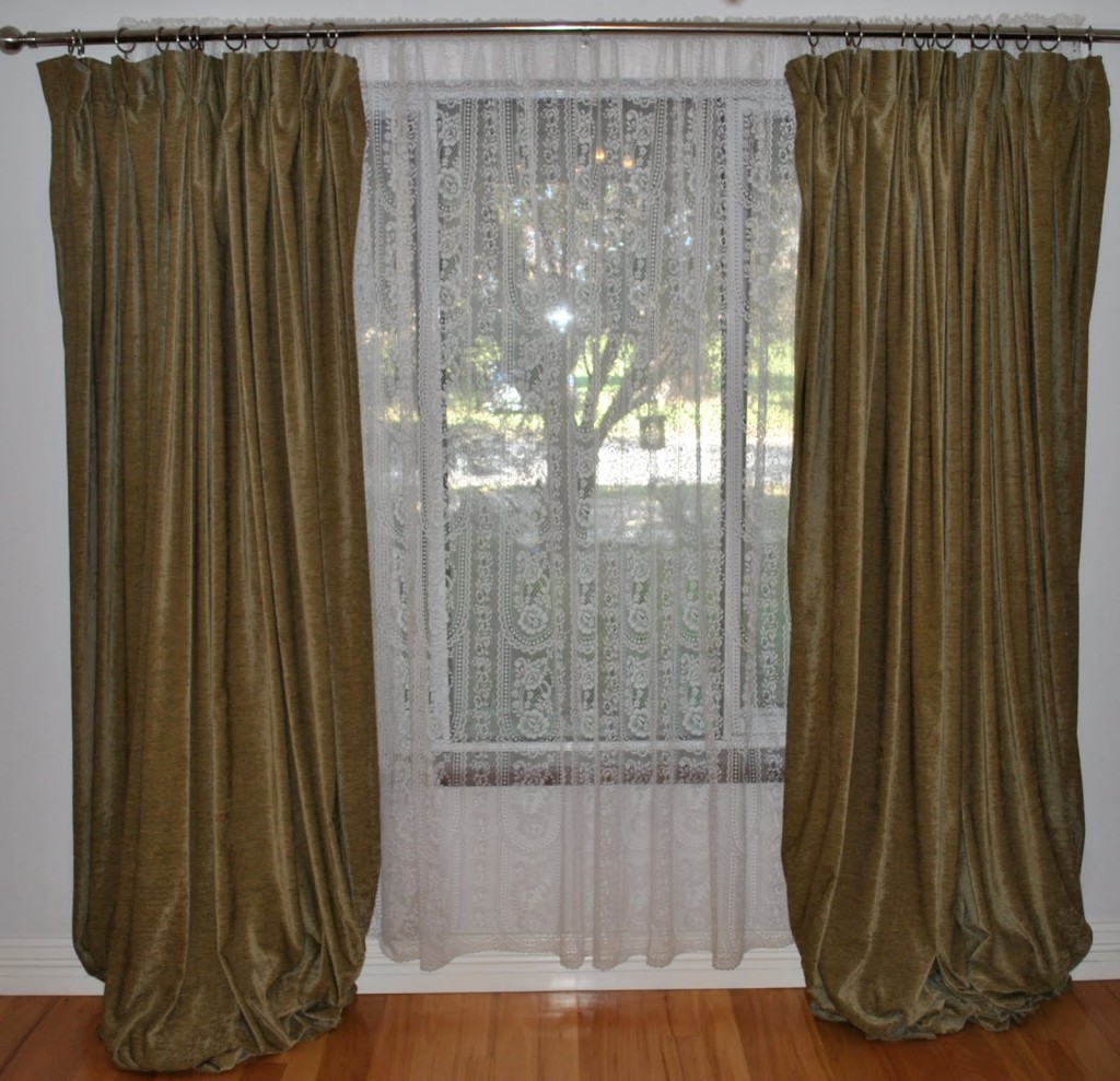 Double Curtain in Curtain
