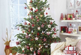 750x993px Scandinavian Christmas Tree Picture in Interior Design