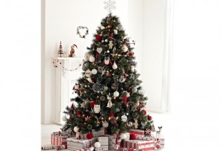 736x552px Nordic Christmas Tree Picture in Interior Design